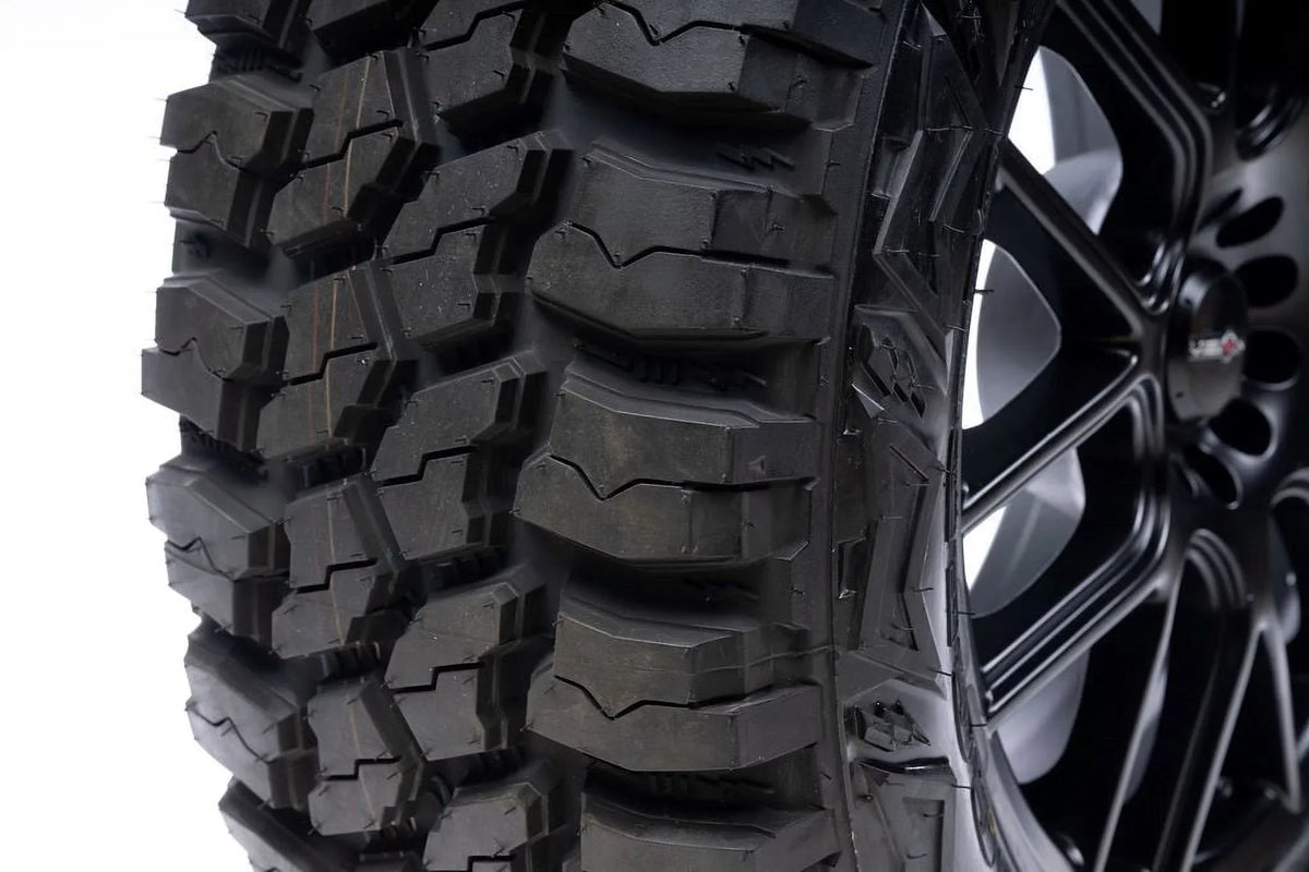 LT295/70R17 121/118Q AMERICUS RUGGED M/T E/10 BW